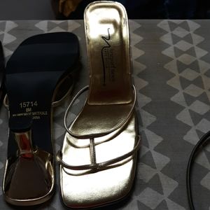 Newport news easy style  size 8 sandals women